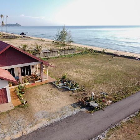 Kc Beachfront Marang Dış mekan fotoğraf