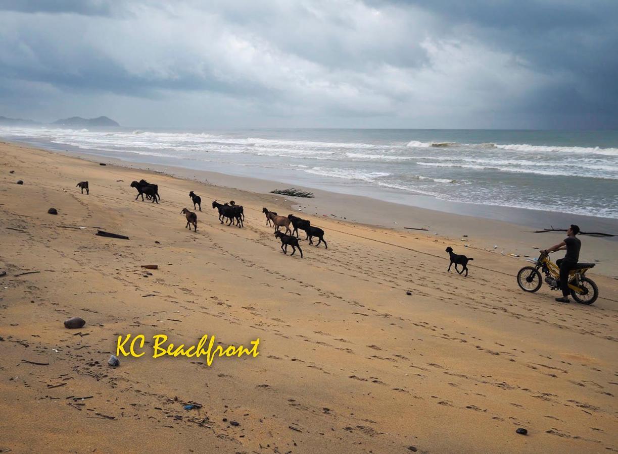 Kc Beachfront Marang Dış mekan fotoğraf